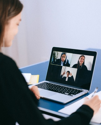 Why Should You Hire a Professional Remote Interpreter?